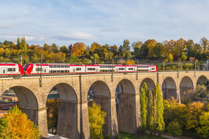 A train crosses a bridge