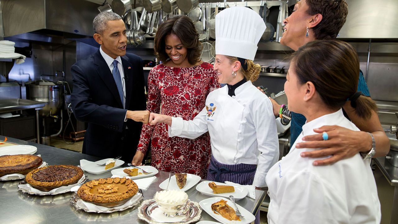Barack Obama, Susie Morrison, Michelle Obama, Robin Roberts, Cristeta Comerford - White House Thanksgiving 2014.