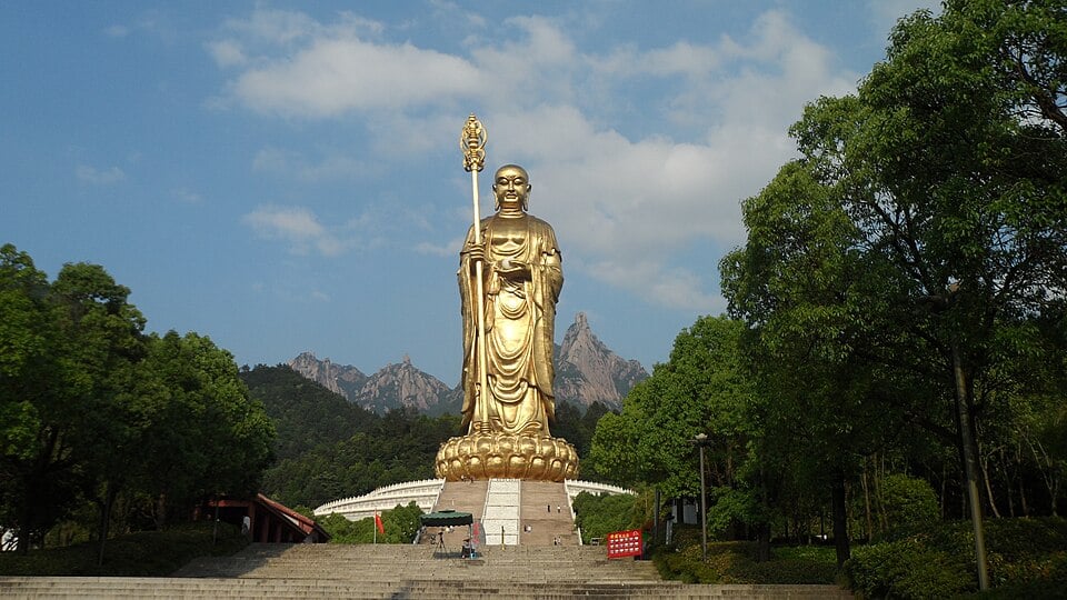 The statue of Ksitigarbha Bodhisattva