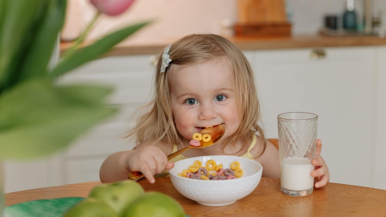 toddler eating 3